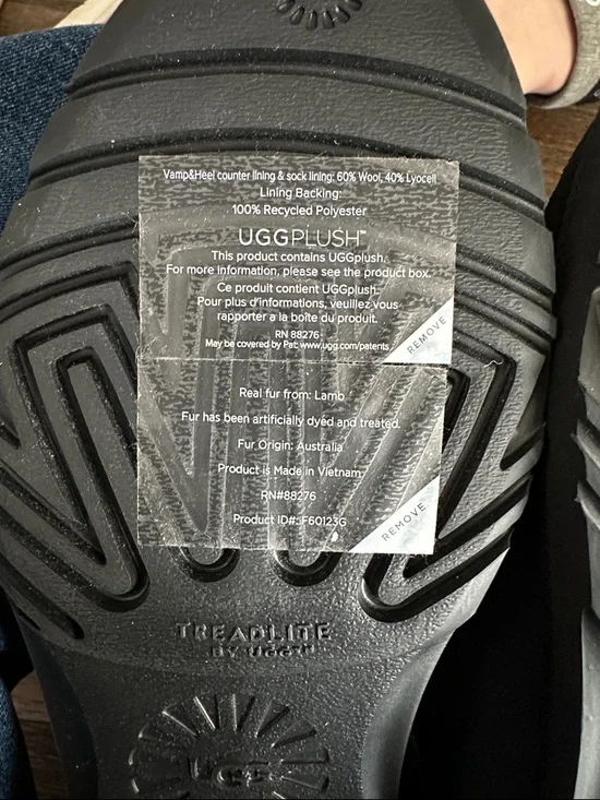 UGG Romely Boots - NWOT - Picture 3 of 5